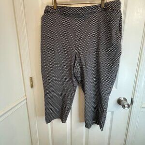 Susan Graver Black and White Geometric Print Capri Pants Plus Size 22 WP